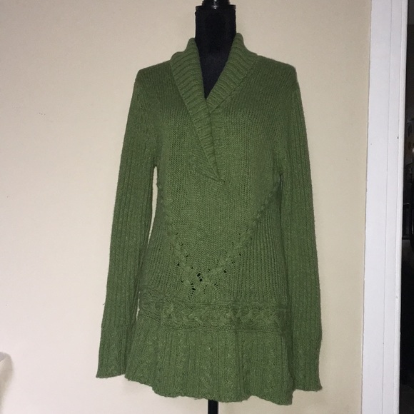 Old Navy Sweaters - Old Navy v-neck sweater NWT